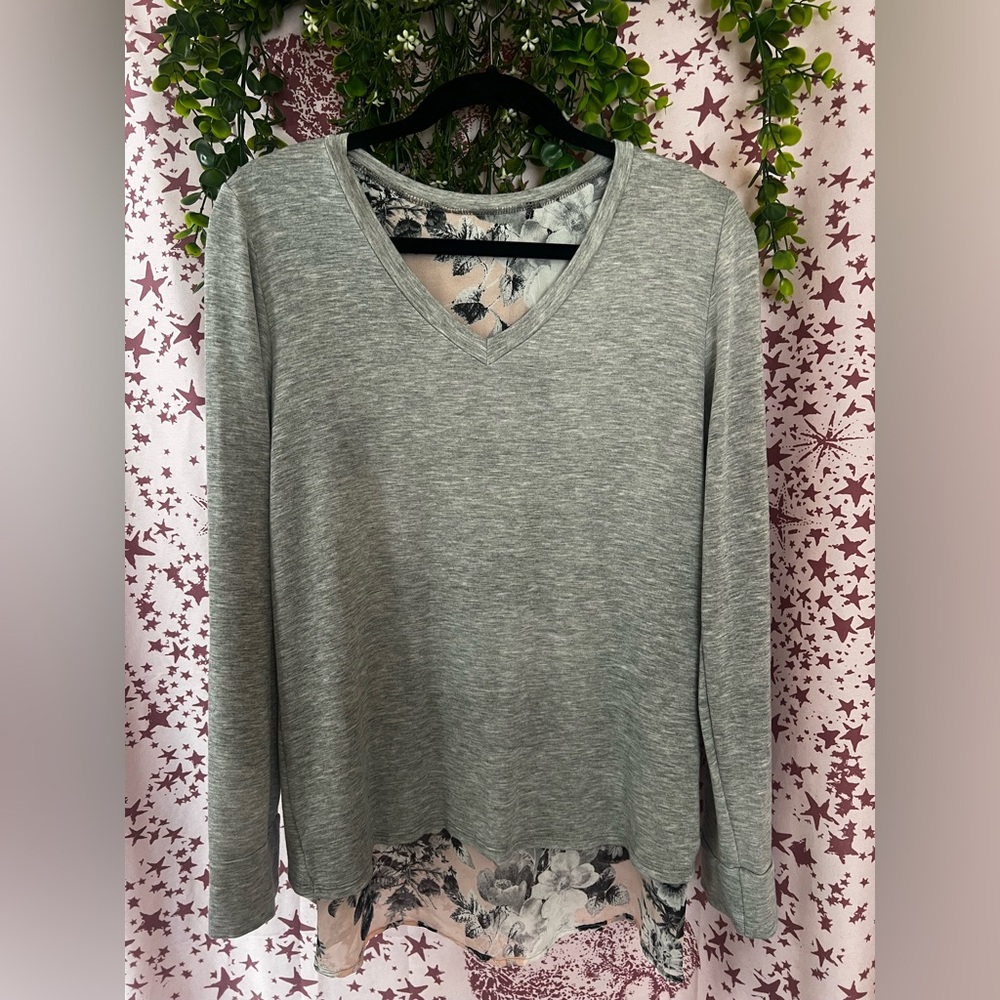 Everyday V-Neck Lightweight Sweatshirt - Gray